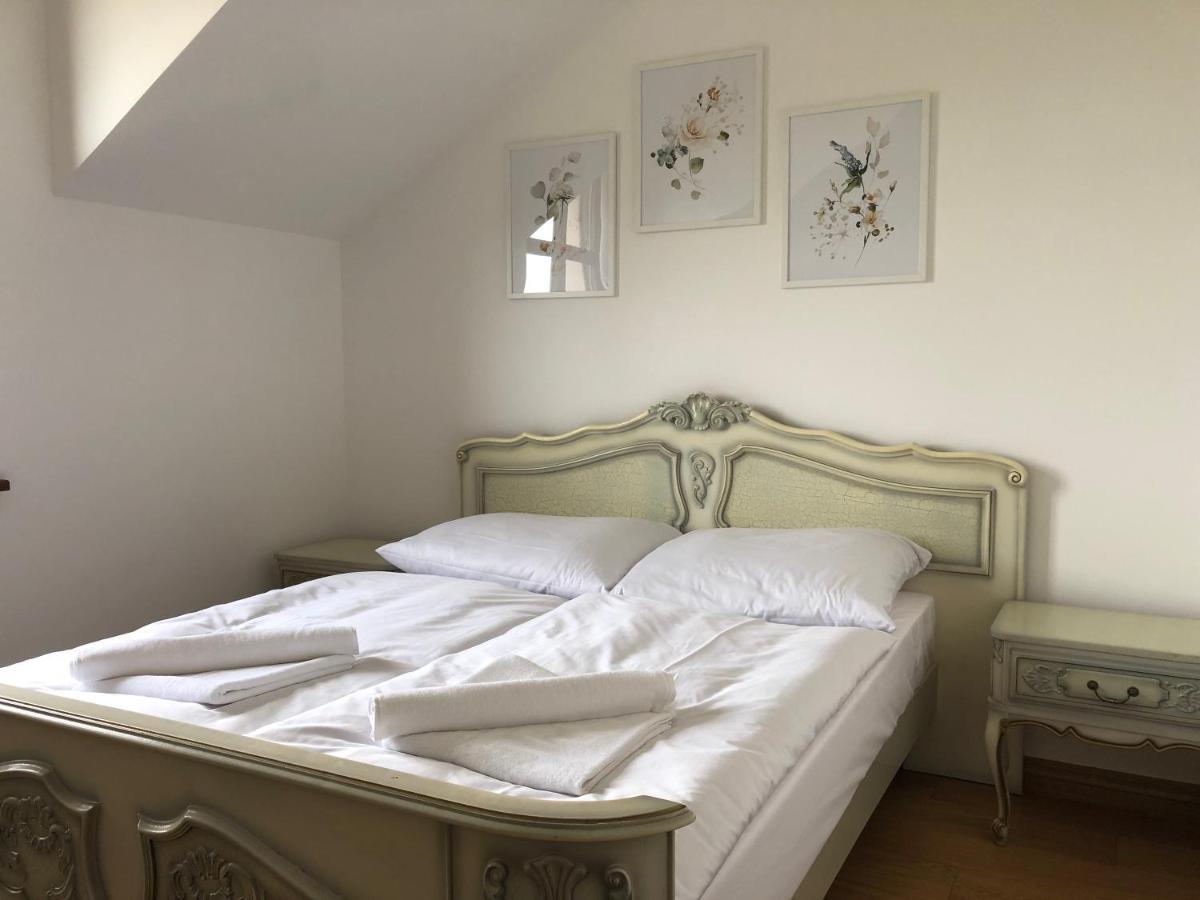 Dwor Gogolewo Nad Warta Bed & Breakfast Ksiaz Wielkopolski Екстериор снимка