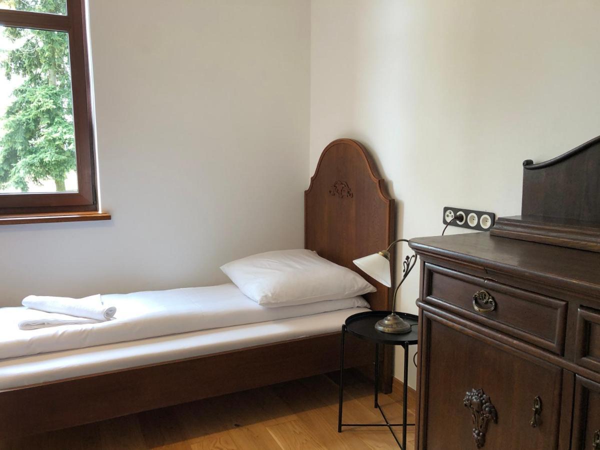 Dwor Gogolewo Nad Warta Bed & Breakfast Ksiaz Wielkopolski Екстериор снимка