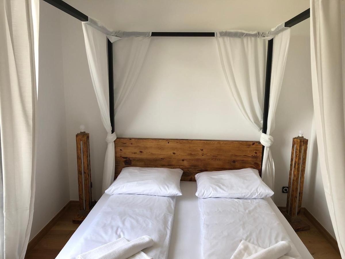 Dwor Gogolewo Nad Warta Bed & Breakfast Ksiaz Wielkopolski Екстериор снимка