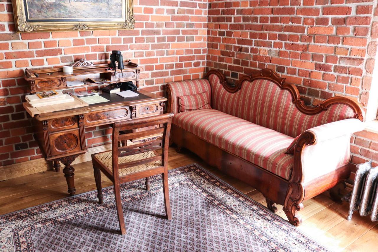 Dwor Gogolewo Nad Warta Bed & Breakfast Ksiaz Wielkopolski Екстериор снимка