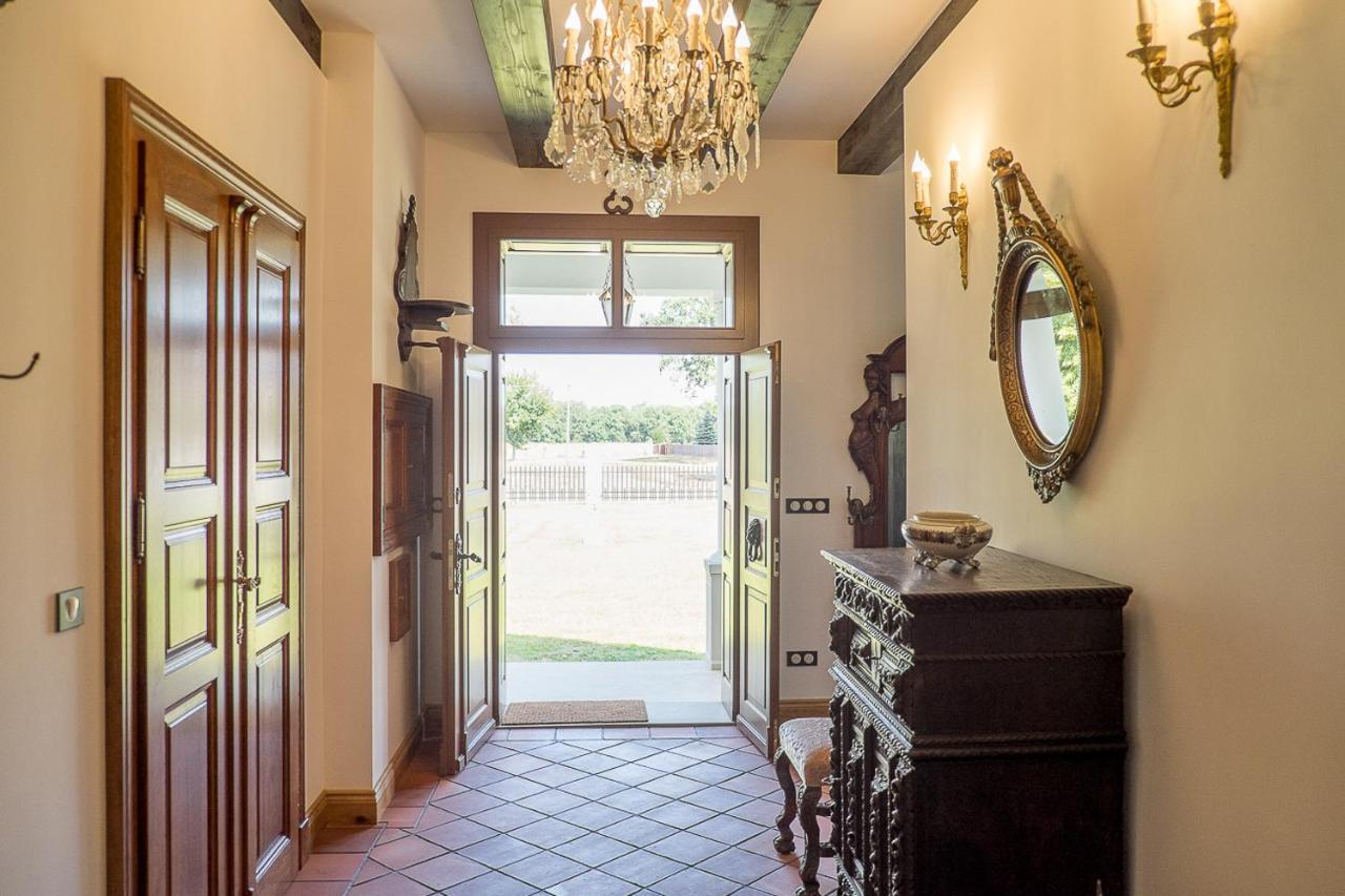 Dwor Gogolewo Nad Warta Bed & Breakfast Ksiaz Wielkopolski Екстериор снимка